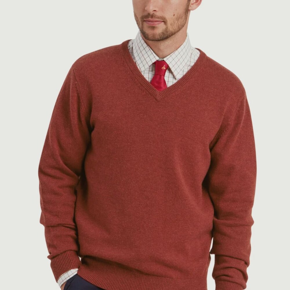 Hugo Boss V-Neck Sweater in Virgin Wool,‎ Red, L